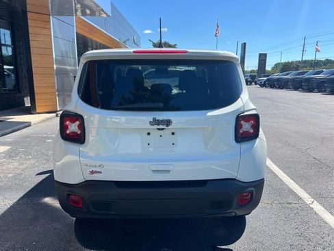Used 2023 Jeep Renegade Latitude AWD/4WD image 22