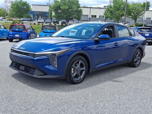 Certified 2025 Kia K4 FWD image 3