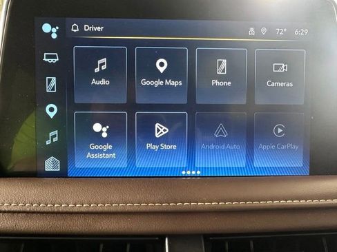 Used 2024 Chevrolet Suburban High Country AWD/4WD image 12