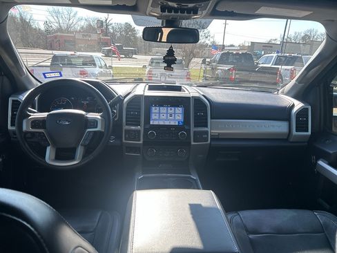 Used 2019 Ford F250 Lariat w/ Lariat Ultimate Package image 17