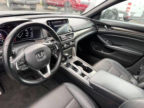 Used 2018 Honda Accord Sport image 11