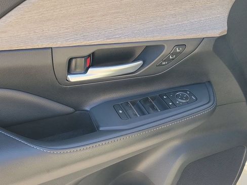 Certified 2024 Toyota Grand Highlander FWD image 20