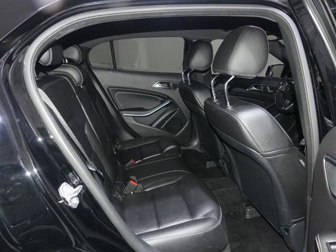 Used 2019 Mercedes-Benz GLA 250 4MATIC image 28