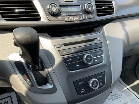 Used 2014 Honda Odyssey LX image 19