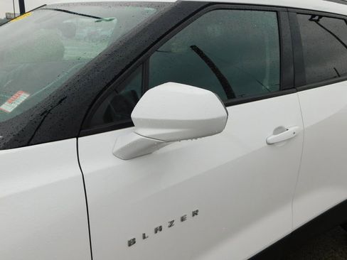 Used 2023 Chevrolet Blazer LT w/ Convenience Package FWD image 11