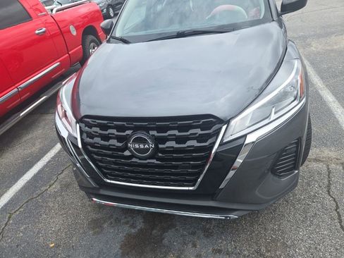 Used 2022 Nissan Kicks S FWD image 4