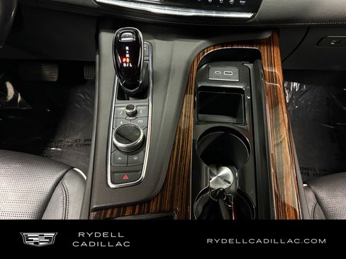 Used 2023 Cadillac Escalade Premium Luxury AWD/4WD image 15
