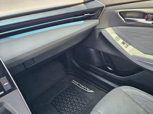 Used 2021 Toyota Avalon Limited w/ Advanced Safety Package FWD image 27