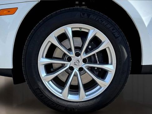 Used 2026 Porsche Macan AWD/4WD image 30