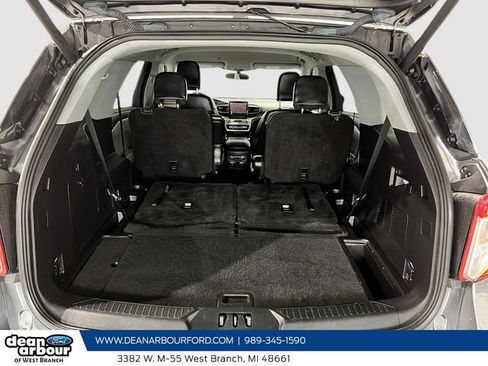 Used 2022 Ford Explorer XLT w/ Equipment Group 202A image 6