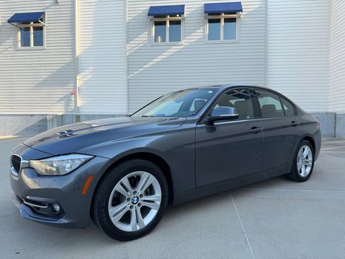 Used 2016 BMW 328i xDrive Sedan AWD/4WD image 7