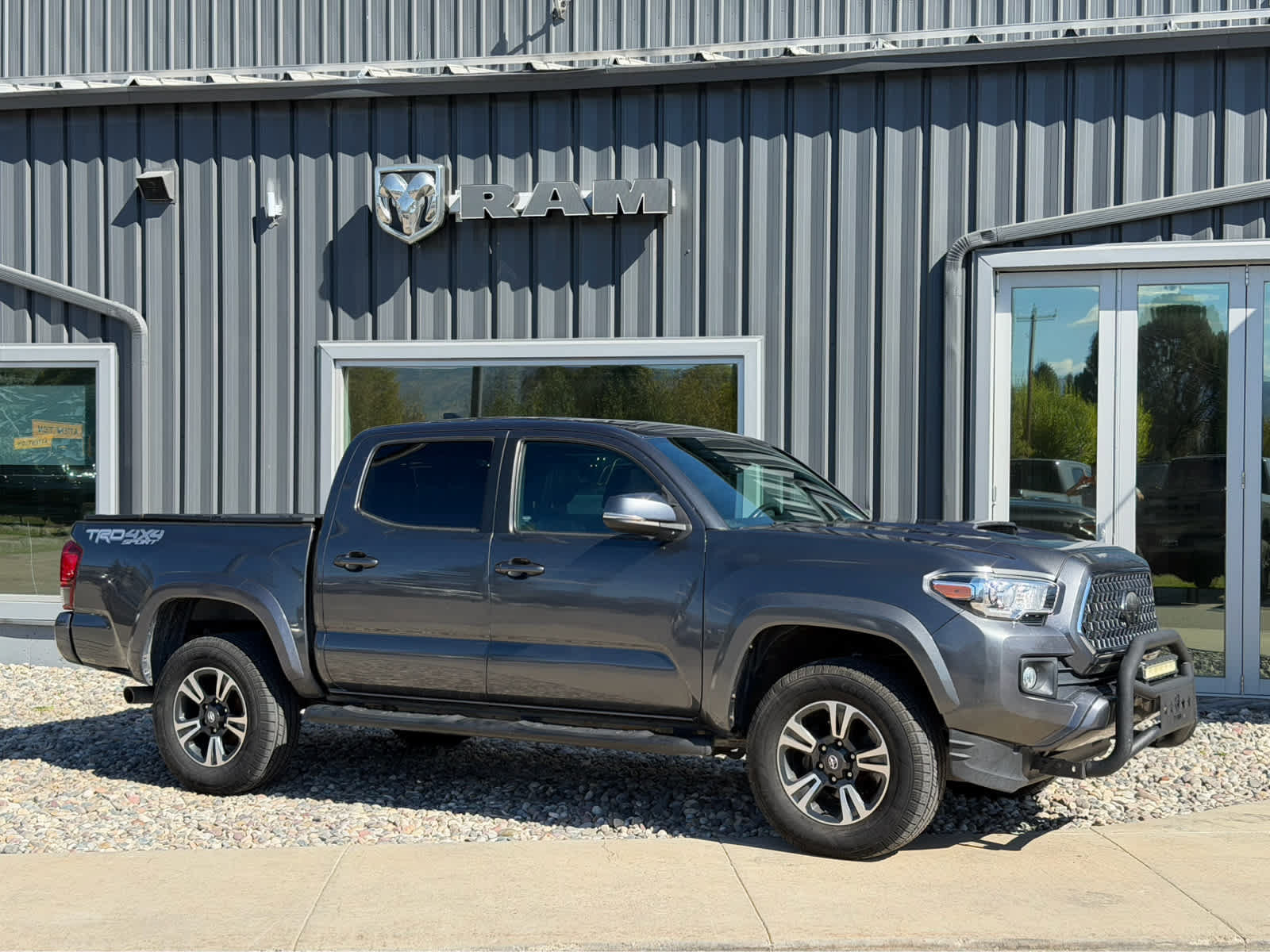 Used 2018 Toyota Tacoma TRD Sport AWD/4WD image 1