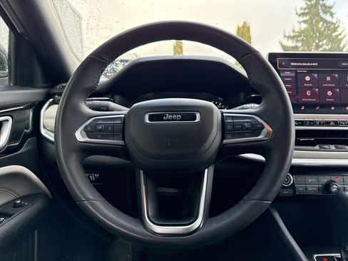 Used 2024 Jeep Compass Limited image 21