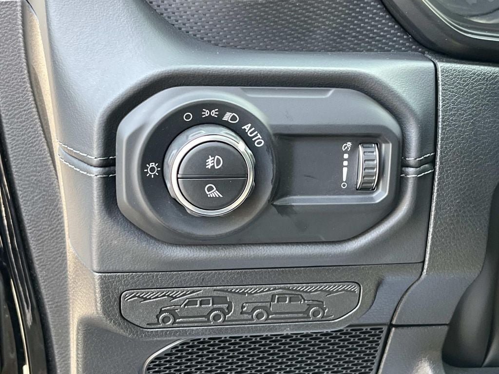 Used 2026 Jeep Gladiator Mojave AWD/4WD image 27
