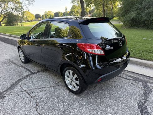 Used 2013 MAZDA MAZDA2 Touring FWD image 3