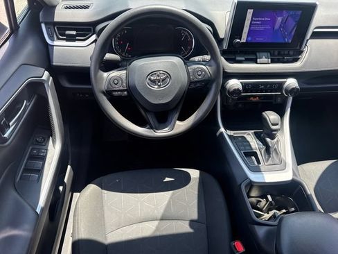 Used 2025 Toyota RAV4 XLE AWD/4WD image 16