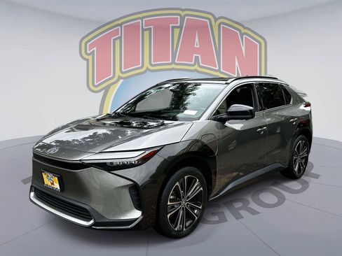 Used 2023 Toyota bZ4X AWD w/ Weather Package image 1