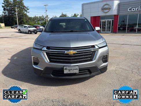 Used 2023 Chevrolet Traverse LT w/ LT Premium Package AWD/4WD image 2