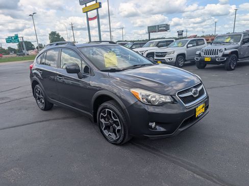 Used 2014 Subaru Crosstrek 2.0i Premium AWD/4WD image 2