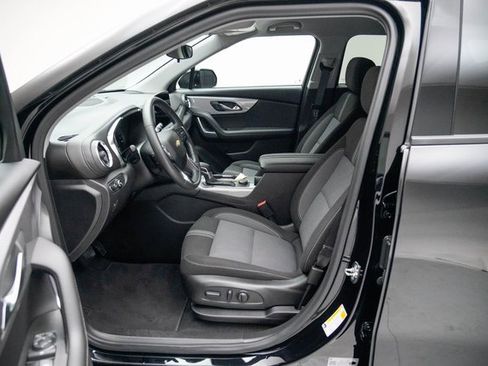 Used 2025 Chevrolet Blazer LT image 23