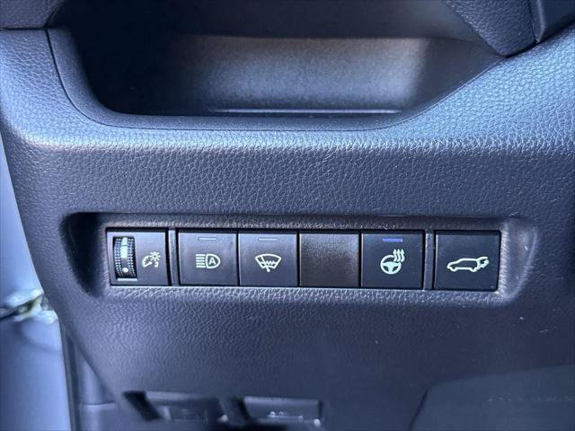 Certified 2022 Toyota RAV4 XLE Premium AWD/4WD image 22