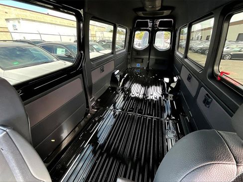 New 2025 Mercedes-Benz Sprinter 4500 image 9