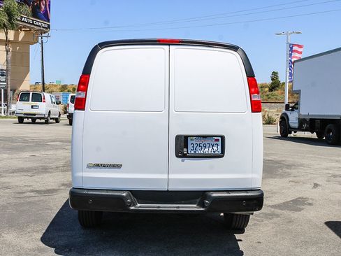 Used 2023 Chevrolet Express 2500 w/ Driver Convenience Package RWD image 8