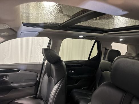 Certified 2023 Honda Pilot Touring image 29