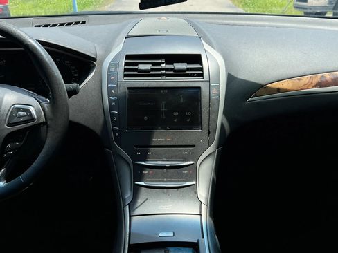Used 2013 Lincoln MKZ AWD image 19