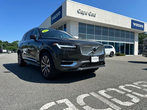 Used 2025 Volvo XC90 B5 Core w/ Climate Package AWD/4WD image 2