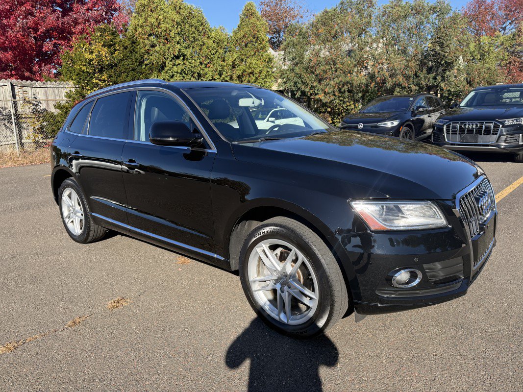 Used 2017 Audi Q5 2.0T Premium Plus w/ Technology Package AWD/4WD image 3