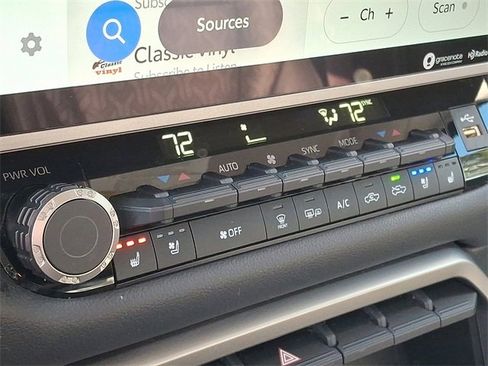 Used 2023 Toyota Tundra Limited image 17