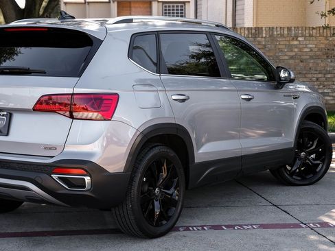 Used 2022 Volkswagen Taos SE image 17