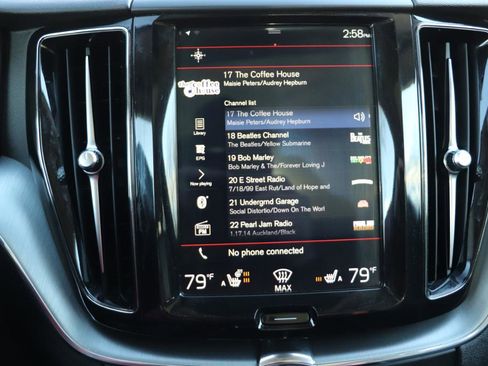 Used 2018 Volvo XC60 T6 Momentum w/ Convenience Package image 31