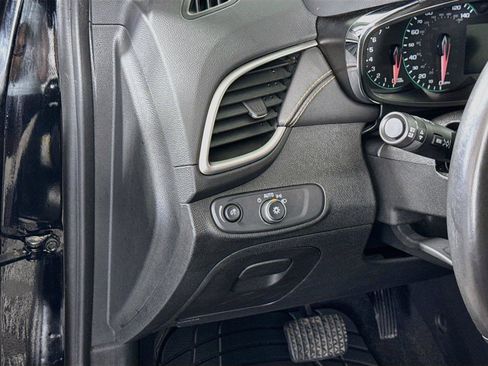 Used 2018 Chevrolet Trax LT w/ LT Convenience Package AWD/4WD image 4