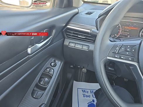Used 2025 Nissan Altima 2.5 SV FWD image 14