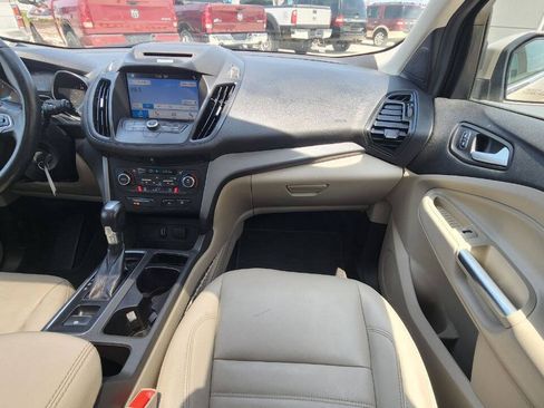 Used 2017 Ford Escape SE w/ SE Leather Comfort Package FWD image 16