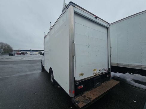 Used 2019 Chevrolet Express 3500 w/ Power Convenience Package image 4