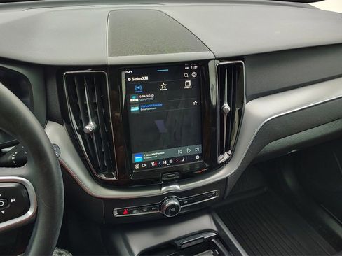 Certified 2023 Volvo XC60 B5 Core w/ Climate Package image 18