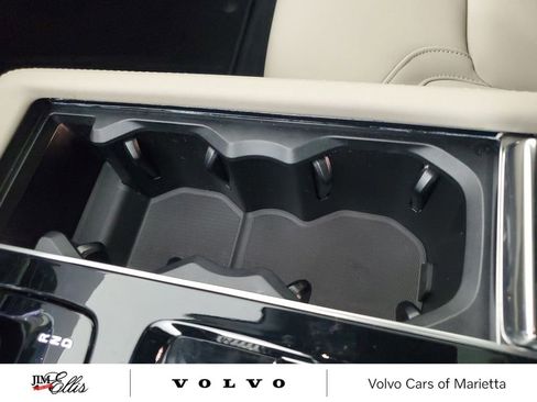 New 2026 Volvo XC90 B6 Plus w/ Protection Package Premier image 31