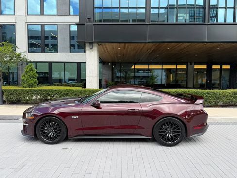 Used 2018 Ford Mustang GT Premium w/ GT Performance Package RWD image 7