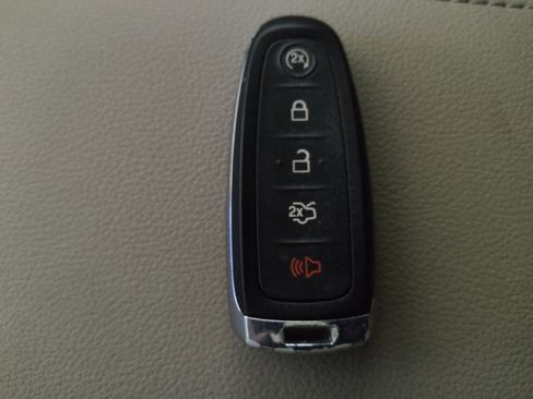 Used 2016 Ford Escape Titanium image 32