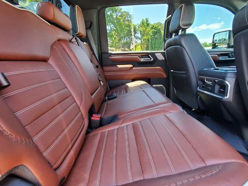 Used 2024 GMC Sierra 3500 Denali Ultimate AWD/4WD image 6