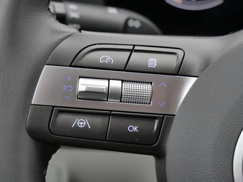 Certified 2025 Hyundai Kona SEL image 32