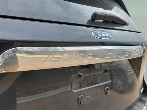 Used 2020 Ford Explorer Limited image 36