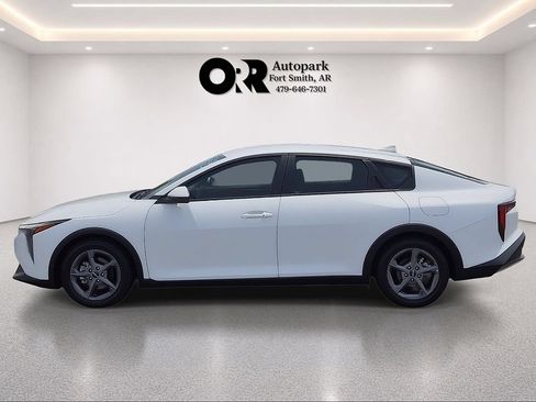 Used 2025 Kia K4 FWD image 3