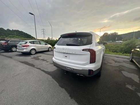 Used 2025 Kia Telluride S FWD image 25