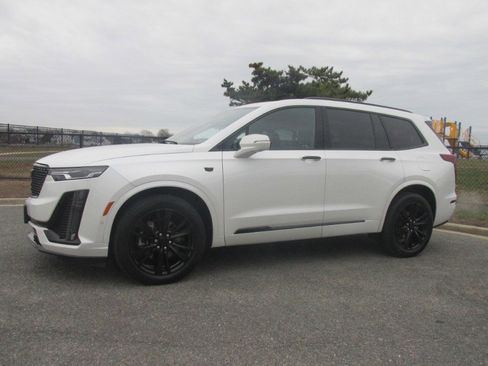 Used 2023 Cadillac XT6 Premium Luxury w/ Technology Package image 29