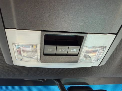 Used 2013 Ford F150 Platinum image 27