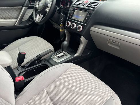 Used 2017 Subaru Forester 2.5i w/ Alloy Wheel Package image 15